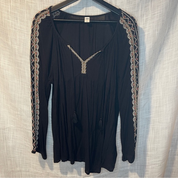 Old Navy Embroidered Bell Sleeve Shirt - Picture 1 of 4